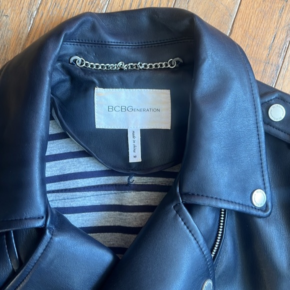 Cropped Moto Leather Jacket - Picture 2 of 5